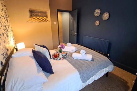 Potter's Retreat by Spires Accommodation an adorably quirky place to stay in Stoke on Trent Condo in Stoke-on-Trent