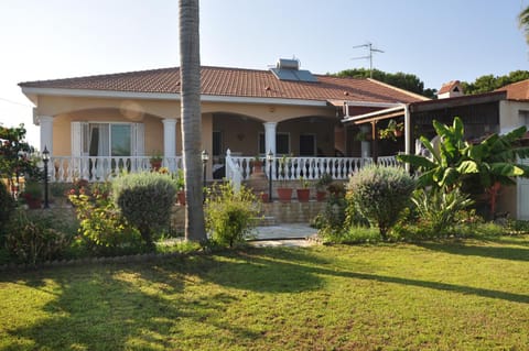 Stylish Spacious 3 BD Villa Villa in Larnaca District