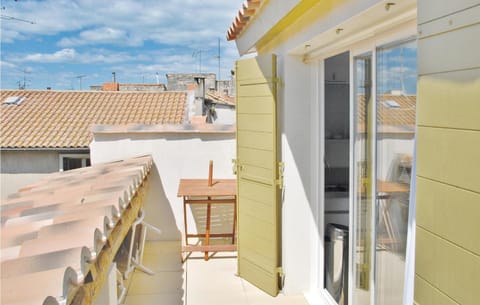 Amazing Home In Beaucaire With Wifi House in Tarascon