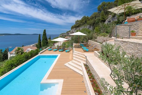 Balcony/Terrace, Swimming pool