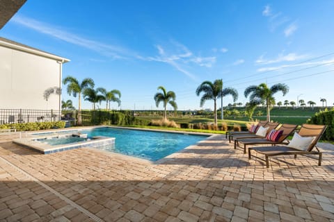 Modern House with Pool, Theater, Game Room, near Disney - 2316 Maison in Four Corners