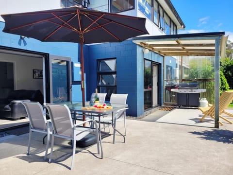 Hosts on the Coast - Catherine Chic House in Whitianga