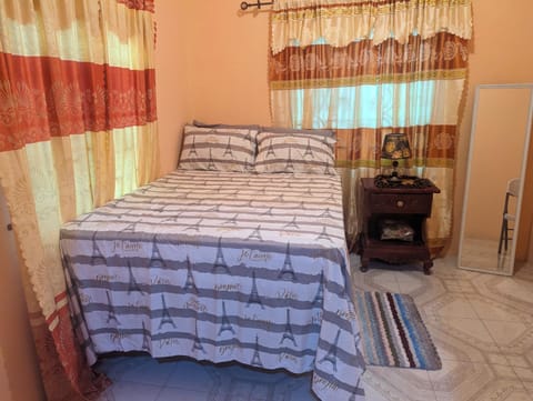 Guest Suite in Old Harbour Bed and Breakfast in Saint Catherine Parish