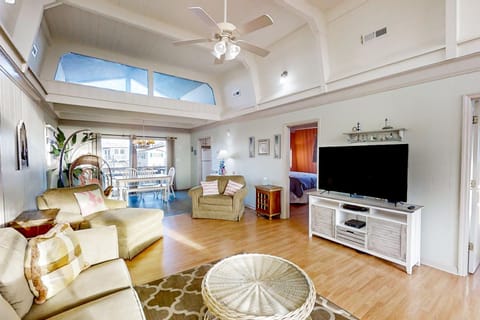 The Rainbow Fish, Full Property Maison in North Myrtle Beach