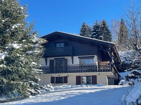 Property building, Natural landscape, Winter