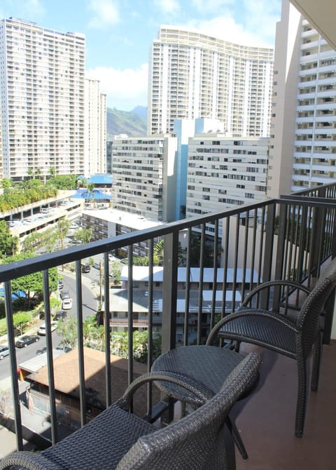 Elevated Aqua Palms Waikiki Studio condo Wohnung in McCully-Moiliili