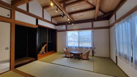 Kirikushi Coastal Village 自然に囲まれたのどかな島の宿 Apartment in Hiroshima Prefecture