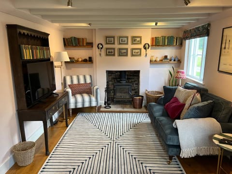 Library, Living room, Seating area, flat iron