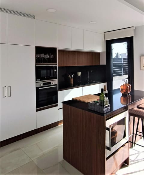 Kitchen or kitchenette, kitchen, kitchen