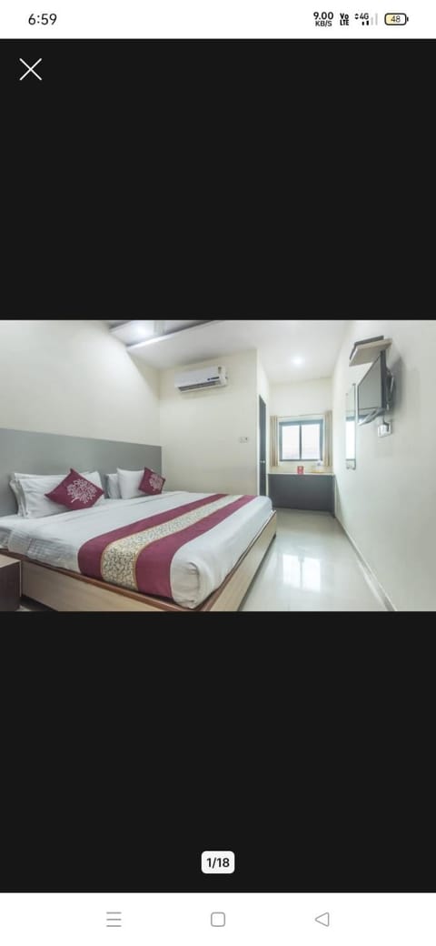 Photo of the whole room, Bedroom, air conditioner