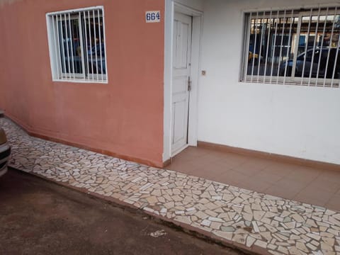 Titi garage 2(duplex meublé) Condo in Yaoundé