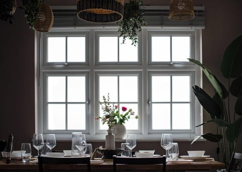 Food and drinks, Dining area, Food