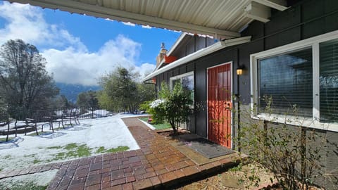 Property building, View (from property/room)