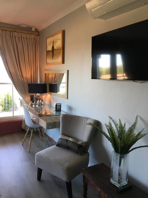 Roland Valley Art Apartment in Stellenbosch