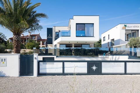 Property building, Facade/entrance, Off site