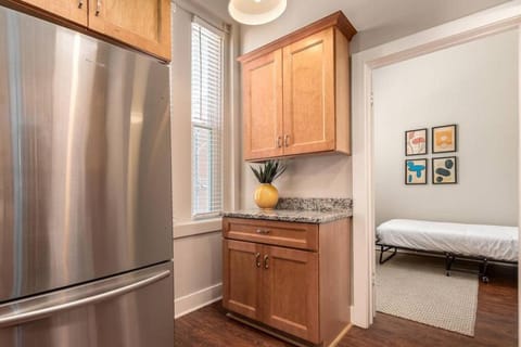 3-BR Soccer Stadium- Fast Drive to OTR - Downtown Condo in Over The Rhine