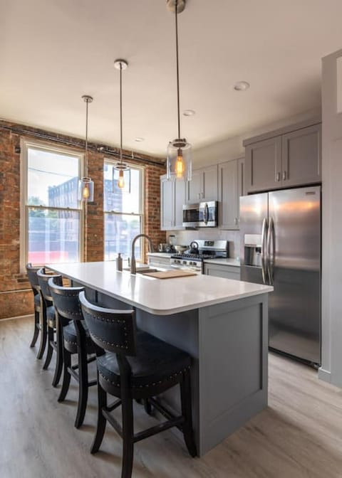 Rhinegeist next door - Free streetcar - Walk OTR Apartment in Over The Rhine