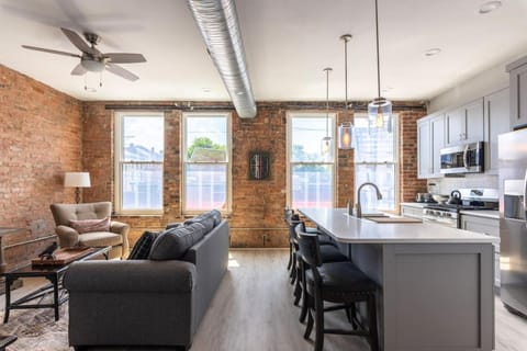 Rhinegeist next door - Free streetcar - Walk OTR Apartment in Over The Rhine