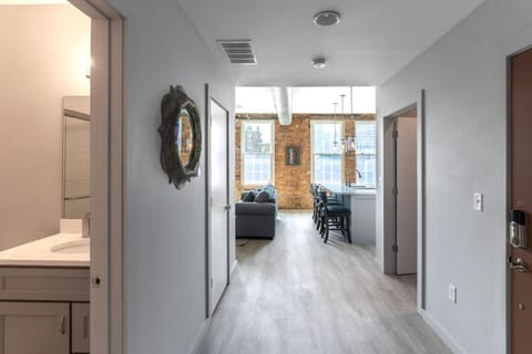 Rhinegeist next door - Free streetcar - Walk OTR Apartment in Over The Rhine