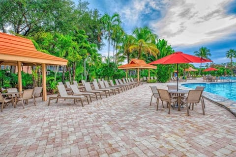 Falling Waters ! Largest Heated Saltwater Pool In Naples Apartment in Collier County