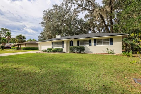 Gainesville Home with Fire Pit, 4 Mi to UF Campus! House in Gainesville