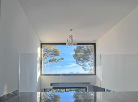 La Villa Contemporaine avec vue Mer, piscine, Hammam, Jacuzzi Villa in Mougins