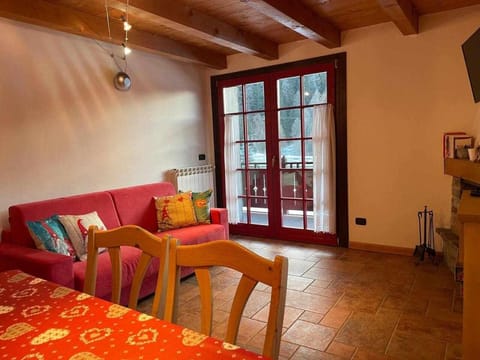 La Finestra sui Monti Apartment in Ponte di Legno