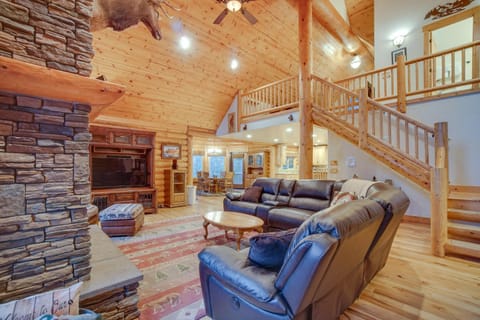 Family-Friendly McCall Cabin with Private Hot Tub! House in McCall