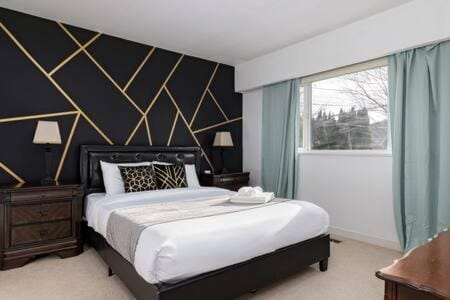 Lovely 2BR Home in Foster Ave Maison in Coquitlam
