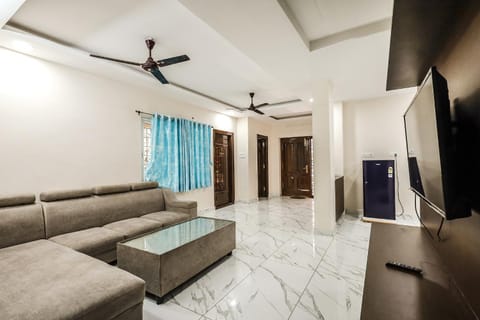 FabExpress 7 Hills Home Stay Hotel in Tirupati