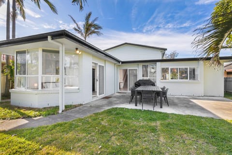 Afterdune Delight 200 metres to the Water's Edge House in Anna Bay