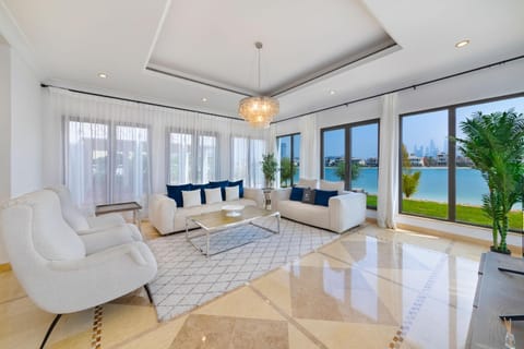 Frond K, Beachfront Villa, Palm Jumeirah - Mint Stay Chalet in Dubai