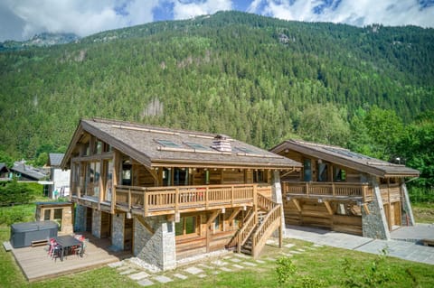 Property building, Day, Natural landscape, Mountain view