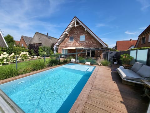 Property building, Garden, Garden view, Pool view, Swimming pool