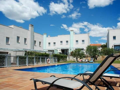 Property building, Pool view, Swimming pool, sunbed