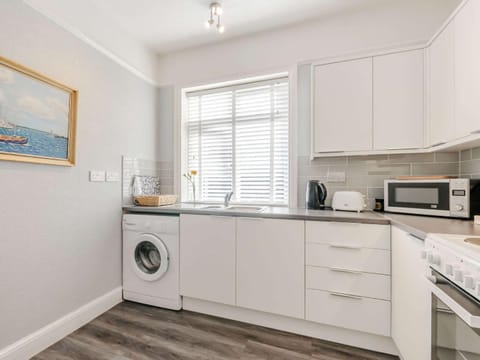 1 Bed in Broadstairs 89359 Apartment in Ramsgate