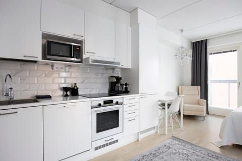 City Island Studio Apartment, 4 beds, free street parking with parking disc, bus stop 200m Condo in Helsinki