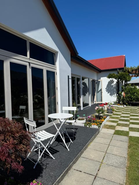 Kelvin Garden Villa Vacation rental in Queenstown