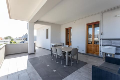 Balcony/Terrace, Dining area