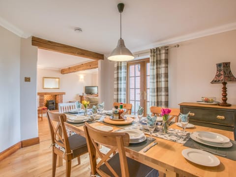 4 Bed in Briston 77924 House in North Norfolk District