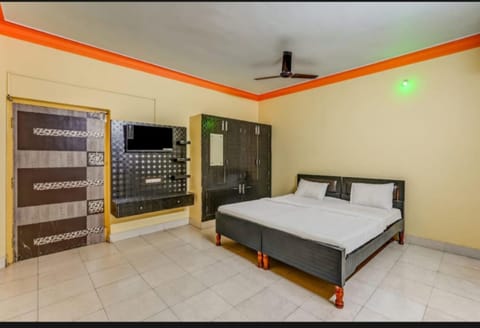 Goroomgo Hotel Moon Chakra Tirtha Road Puri - Excellent Stay with Family, Parking Facilities Hotel in Puri