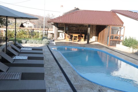 BBQ facilities, Swimming pool