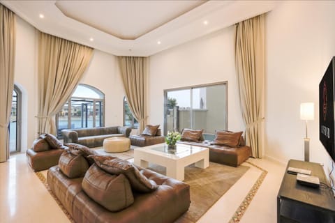 Elegant 4B+Maid room Villa in Palm - Livbnb Villa in Dubai