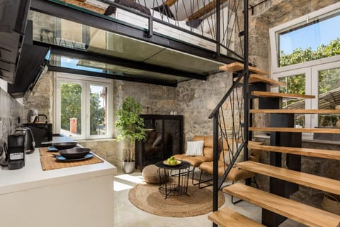 Kitchen or kitchenette, Photo of the whole room, Seating area