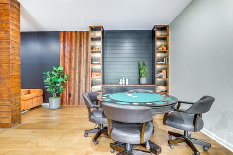 MidCentury Modern Luxe Retreat with Hot Tub and Decks! House in Sandy Springs