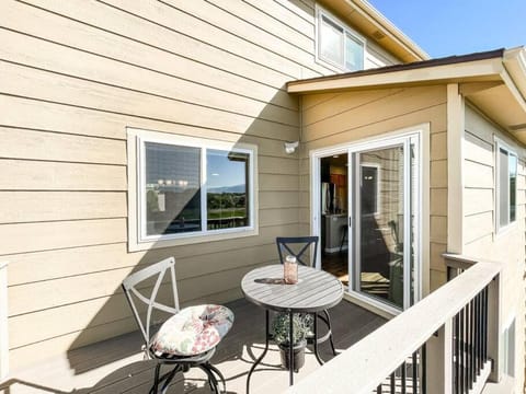 Trailside Getaway / mins to ft. carson/airport House in Fort Carson