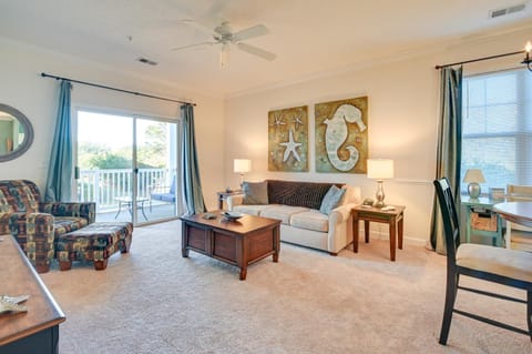 Second-Floor Condo in Myrtle Beach with Pool Access! Condo in Carolina Forest