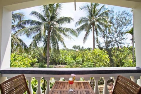 Palm View Villa Hotel in Hoi An