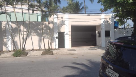 Casa em condomínio frente mar House in Santos