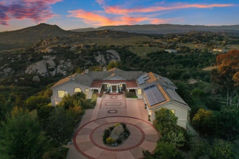 Panoramic View Villa with Pool - Events OK Chalet in Poway